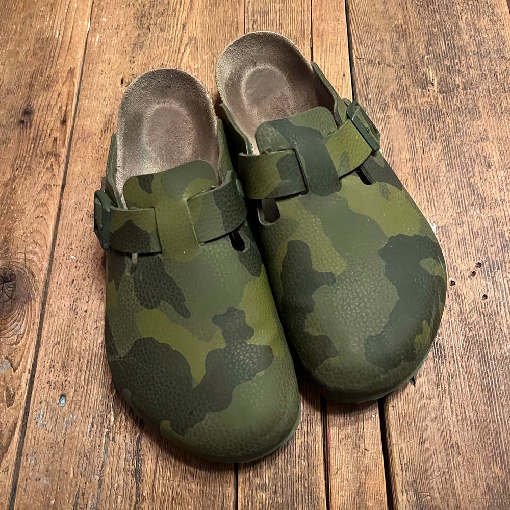 Birkenstock Camouflage Boston Clogs. Men’s Size 41